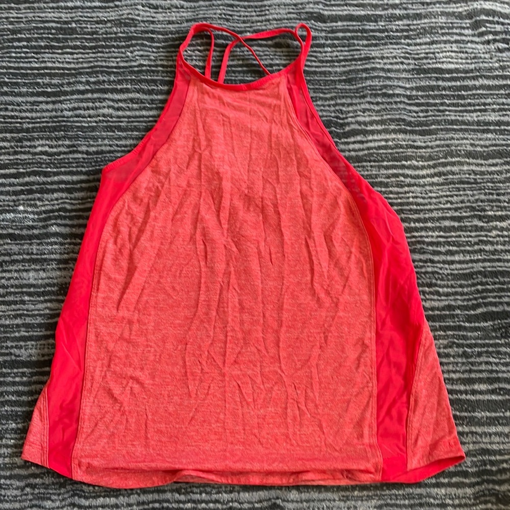 Lululemon tank red VGUC